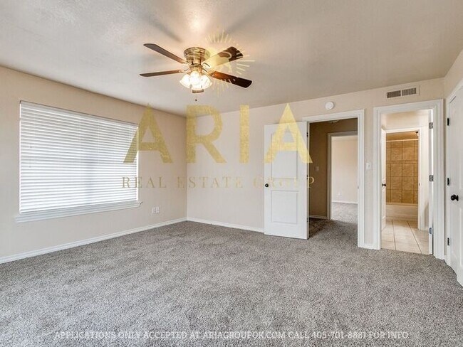 Building Photo - 2 bed/1.5 bath Norman Townhome Duplex - AV...
