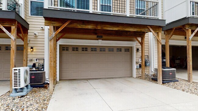 Building Photo - 2794 Ashcombe Dr.