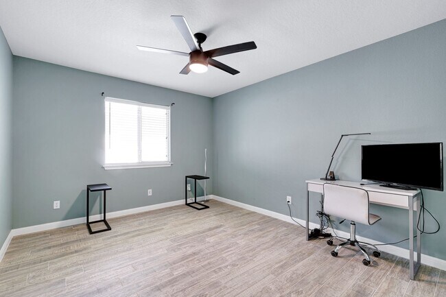 Building Photo - 9815 Lockberry Ln