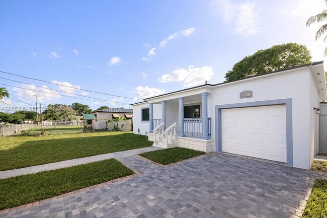 Building Photo - 1610 NW 31st Ave