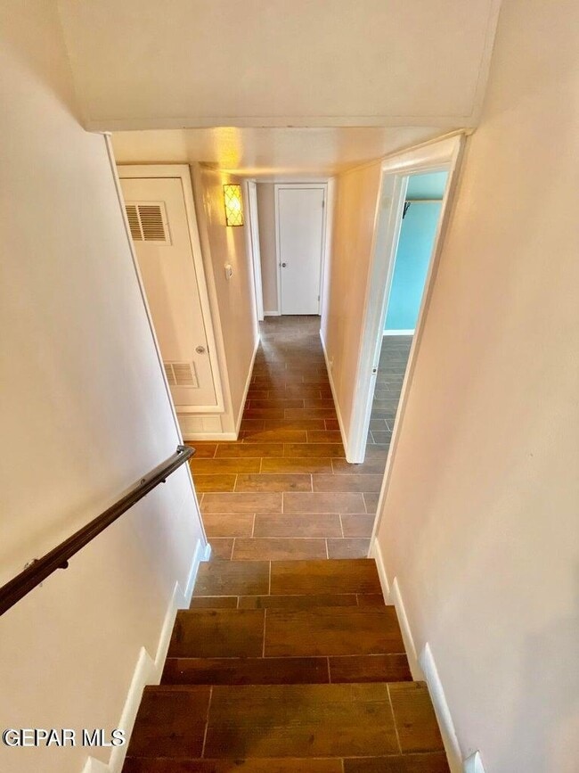 Building Photo - 3213 El Morro Rd