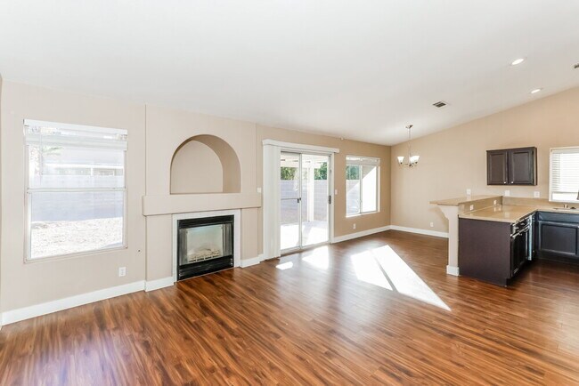 Building Photo - 925 Sunnyfield Way