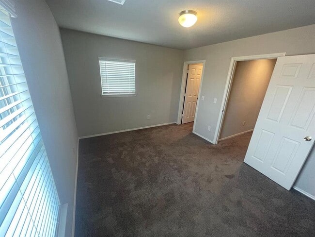Building Photo - 14550 Breezy Orch Trail