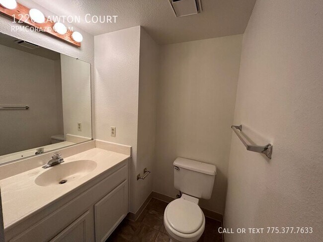 Building Photo - 1226 Lawton Ct