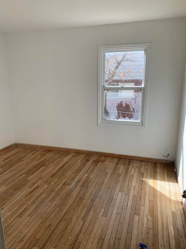 Building Photo - 2420 E 3300 S