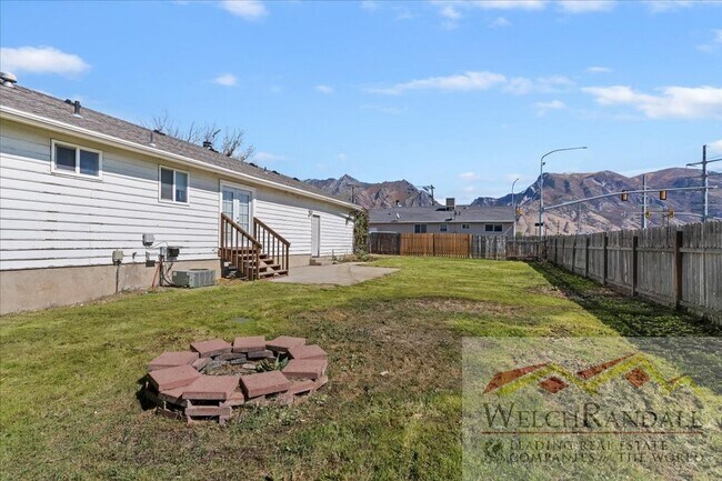 Building Photo - Beautiful Rental Home in Highland