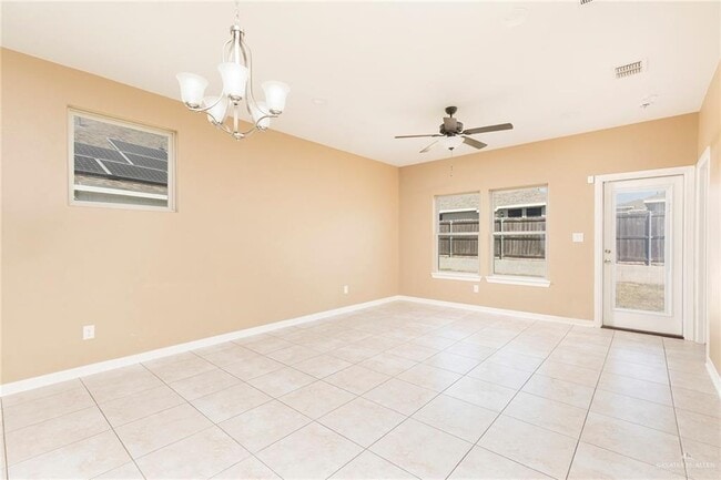 Building Photo - 15 E Candor Dr