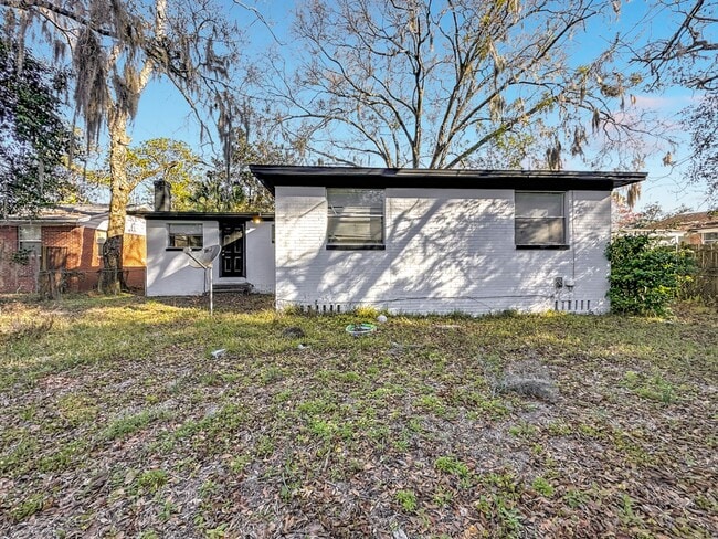 Building Photo - 5330 Quan Dr