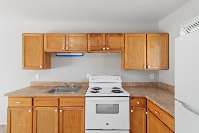 Interior Photo - Airport Apartments (DCP Venture 3 LLC)