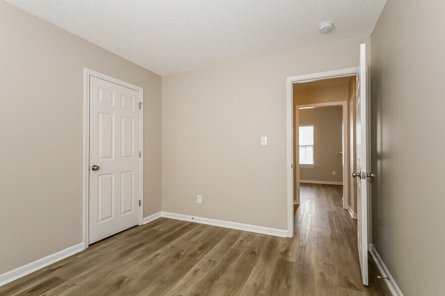 Building Photo - 3031 Salmon River Dr