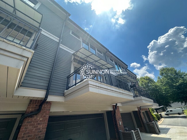 Building Photo - 3 Bed 3.5 Bath Townhome in NODA