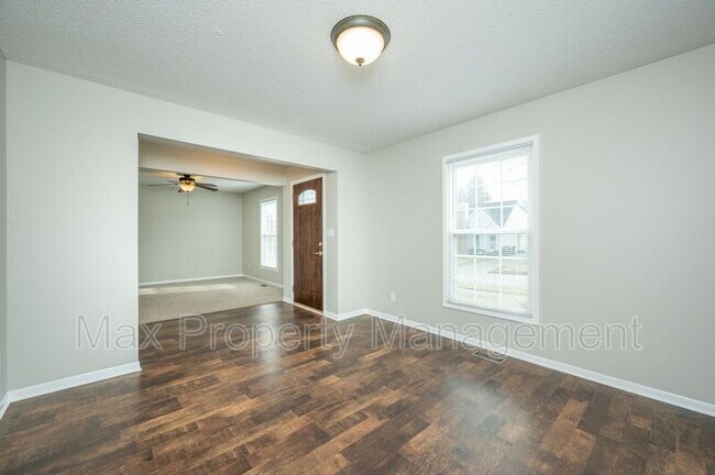 Building Photo - 6943 Brookview Dr