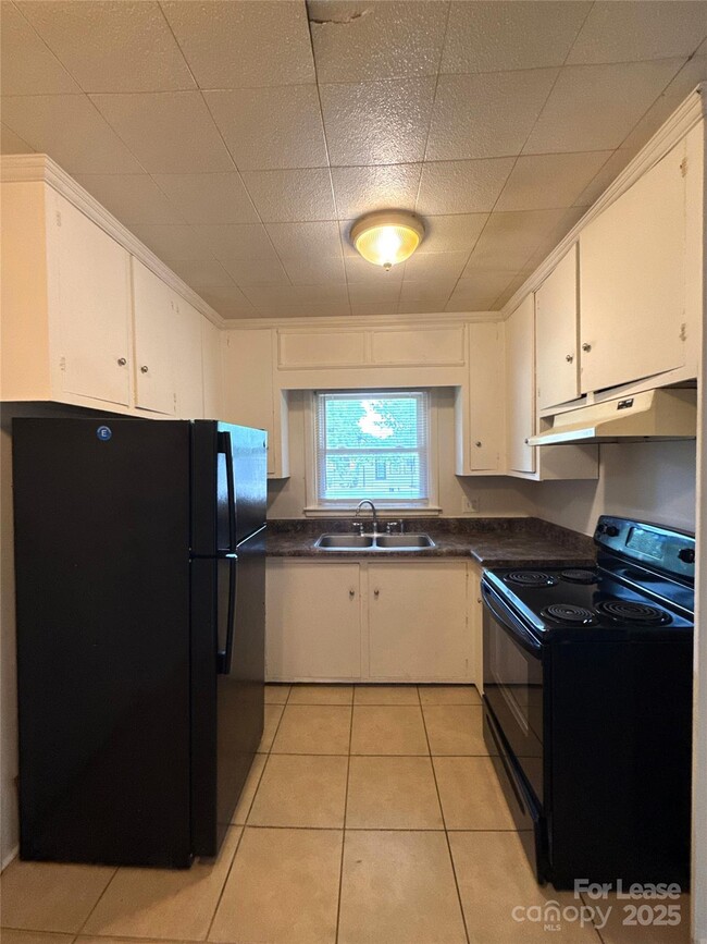 Building Photo - 4115 Tresevant Ave