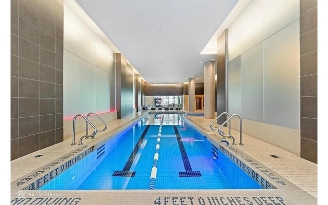 Building Photo - 325 5th Ave