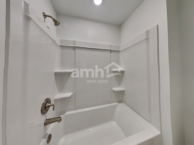 Building Photo - 216 Latitia Lane