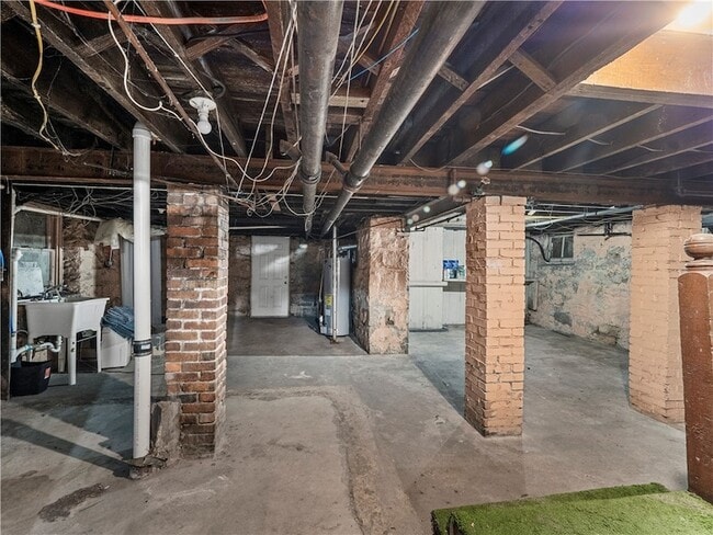 Building Photo - 2501 2nd Ave