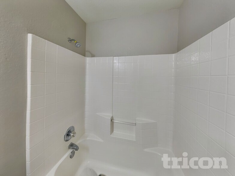 Building Photo - 755 Catalina Dr