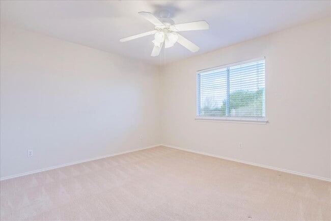 Building Photo - 267 Carolyns Way