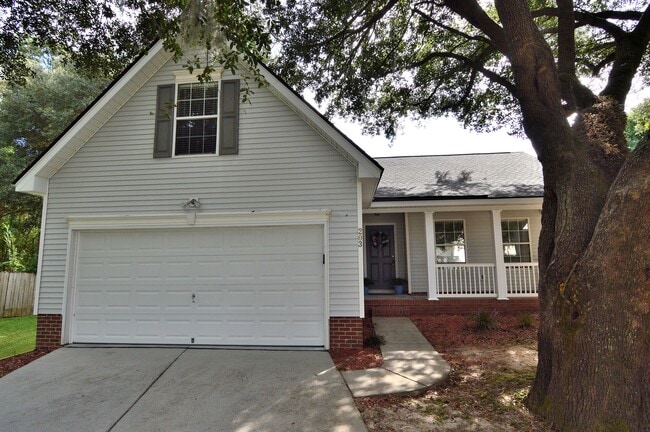 Building Photo - 203 Hawkridge Pl