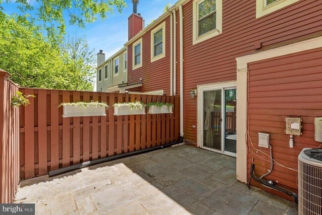 Building Photo - 2120 Whisperwood Glen Ln