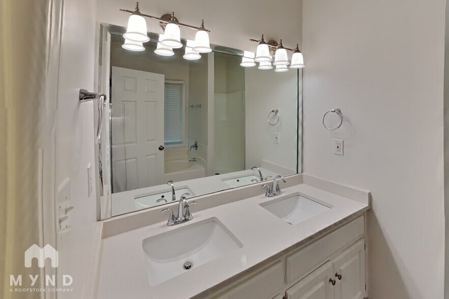 Building Photo - 535 Montrachet Ct
