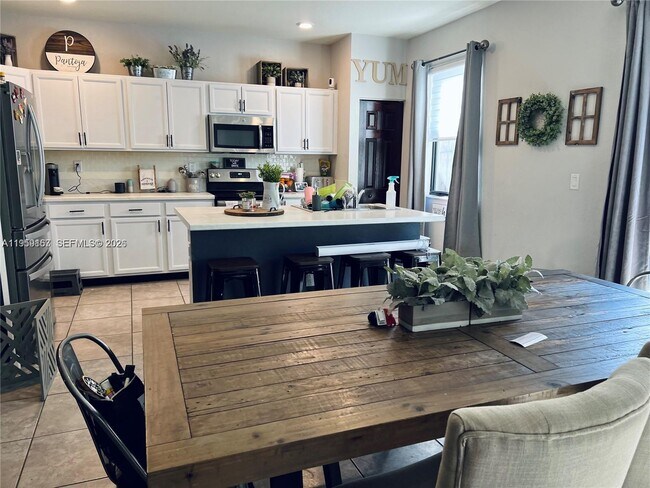 Building Photo - 11428 SW 252nd St