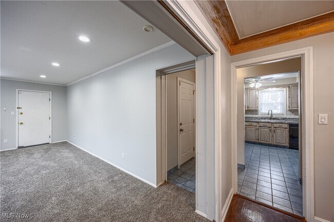 Building Photo - 23211 Fernwood Dr