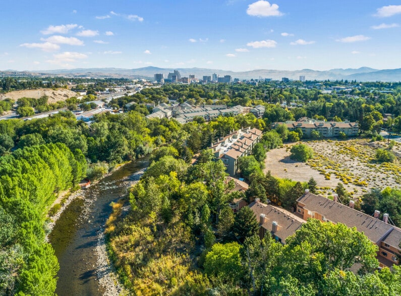 Building Photo - 2875 Idlewild Dr