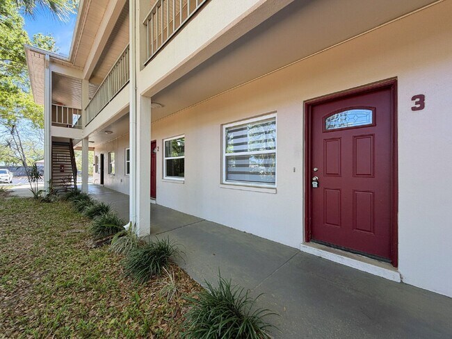 Building Photo - 8302 Bardmoor Blvd