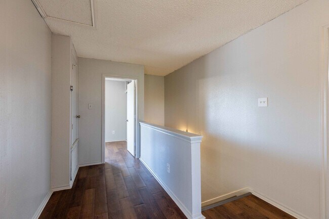 Building Photo - 8423 Parry Path