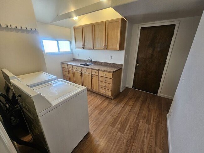 Building Photo - 3bed 2bath Northwest Reno Home, A must see