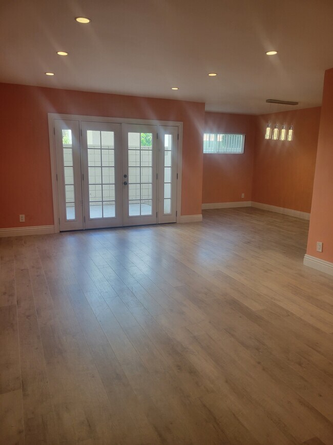 Building Photo - 5235 Corteen Pl