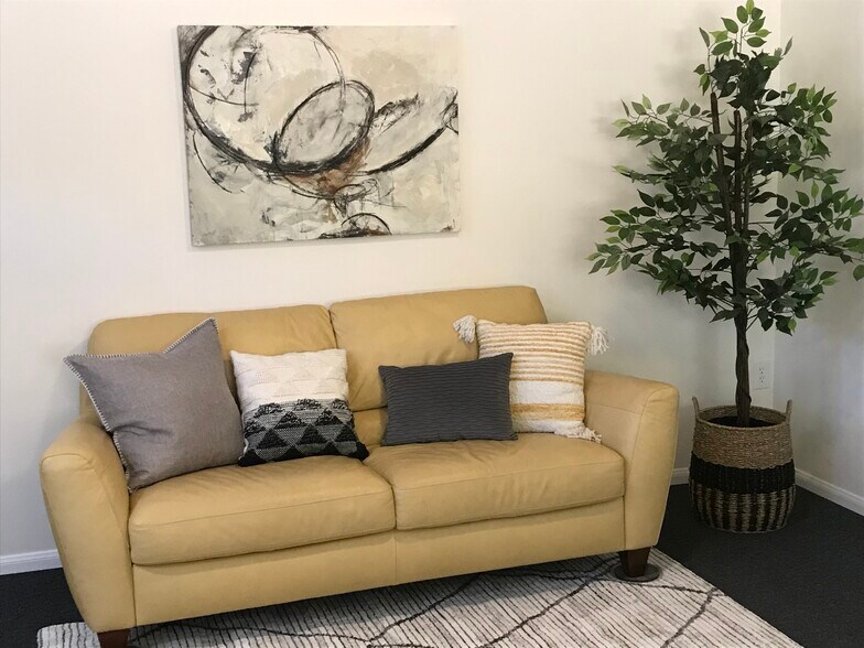 Living space - 15920 Caras Ct