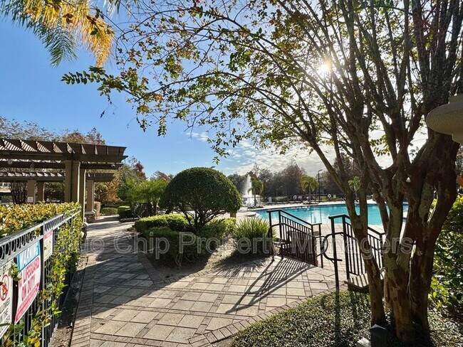 Building Photo - 6402 Cava Alta Dr