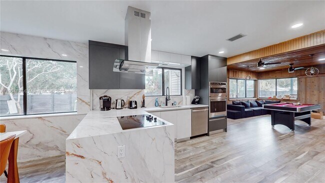 Building Photo - 2525 Garfield St