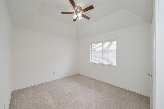 Building Photo - 2502 Knollbrook Ln