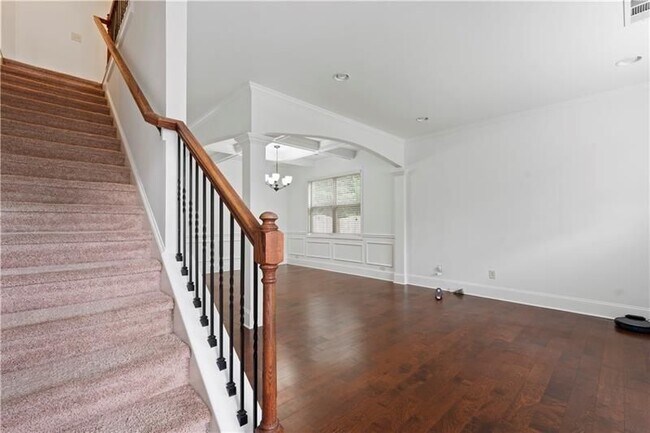 Building Photo - 2080 Redbarn Court
