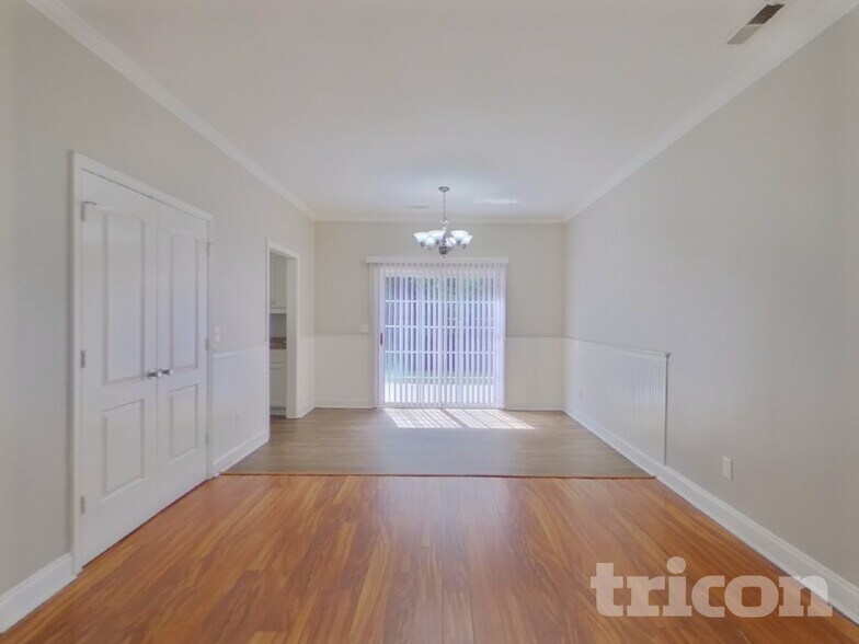 Building Photo - 117 W Nims Ave