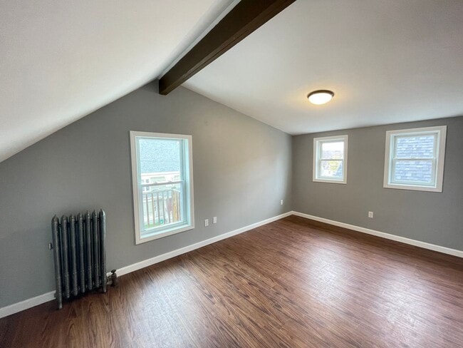 Building Photo - 37 Grove St