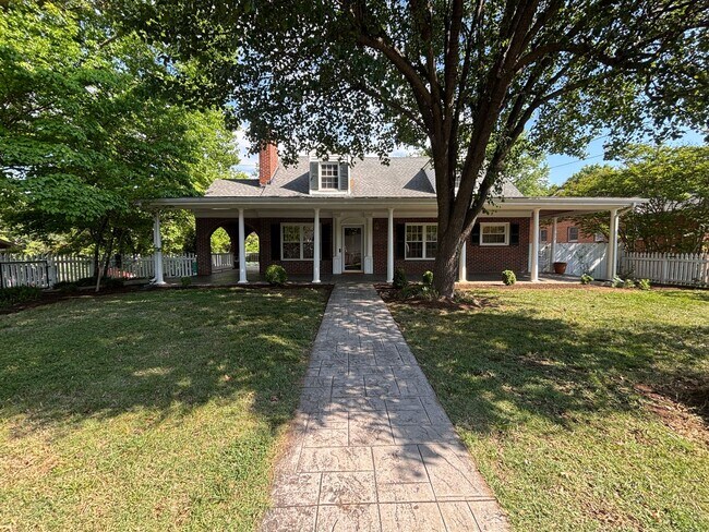 Building Photo - 3479 Overbrook Dr