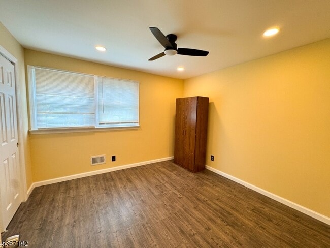 Building Photo - 137 Centerton Dr