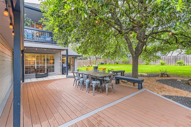 Building Photo - 903 Lipan Trail