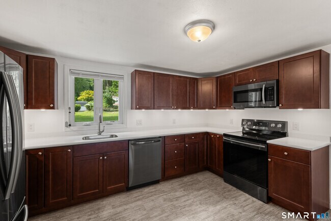 Building Photo - 298 Roseville Terrace