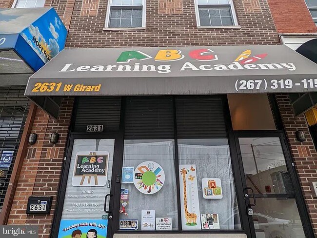 Building Photo - 2631 W Girard Ave