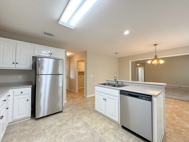 Building Photo - 1159 Bartlett Dr