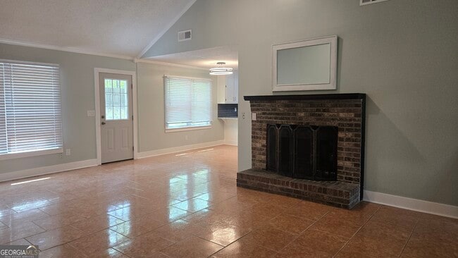 Building Photo - 391 Hidden Valley Dr SE