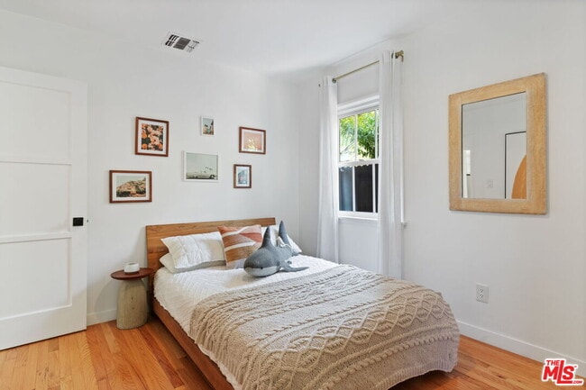 Building Photo - 7339 Lasaine Ave