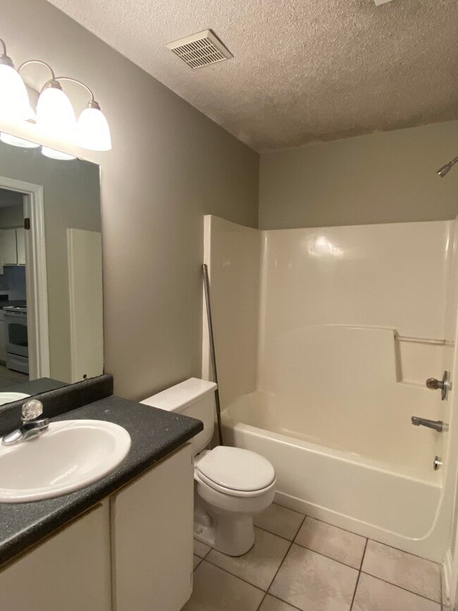 Building Photo - 2507 Golden Park Ln