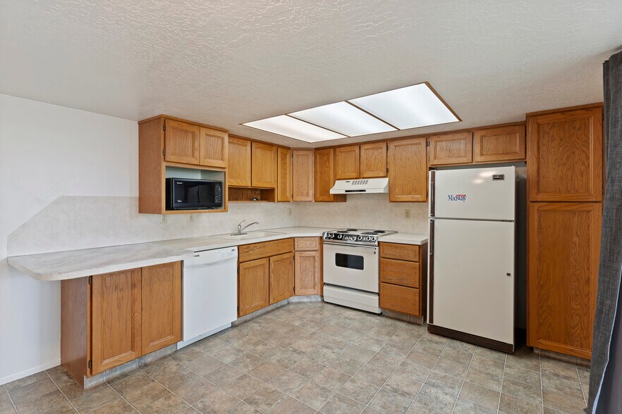 Building Photo - 3652 W 4625 S