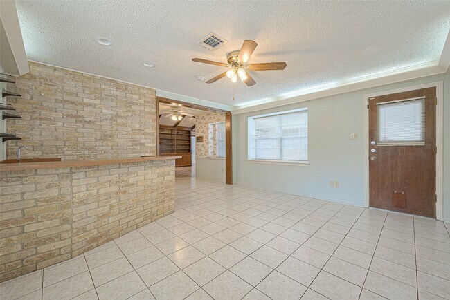 Building Photo - 8706 Tavistock Dr